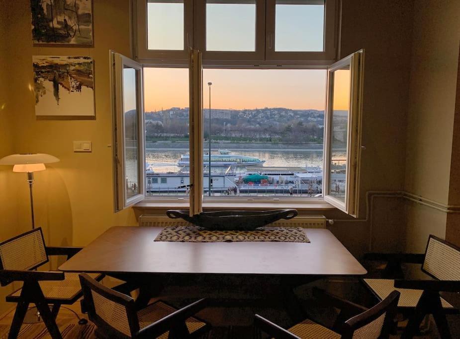 Art & View In The Center Apartment *
